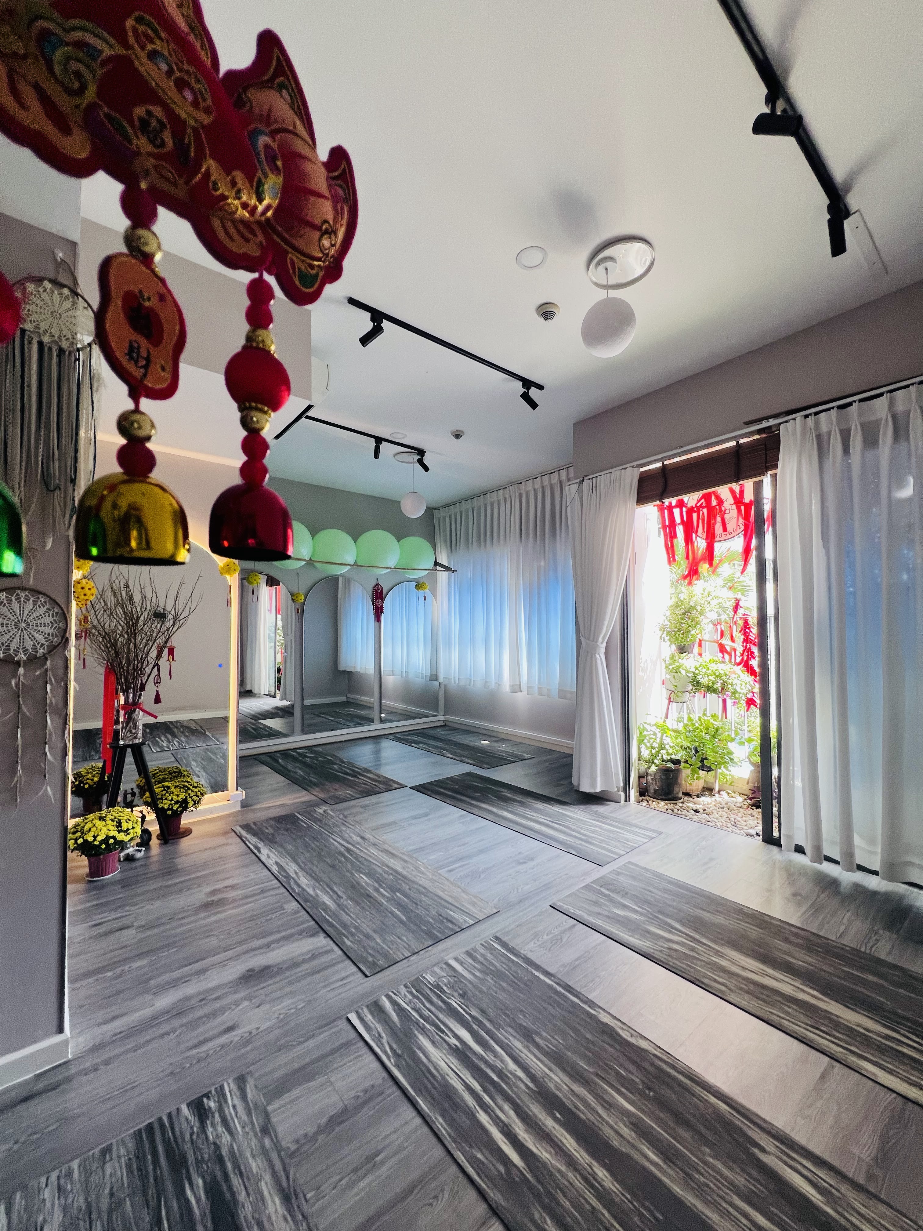 Minh hoạ lớp Hatha & Yin phục hồi tại Nhu's Yoga